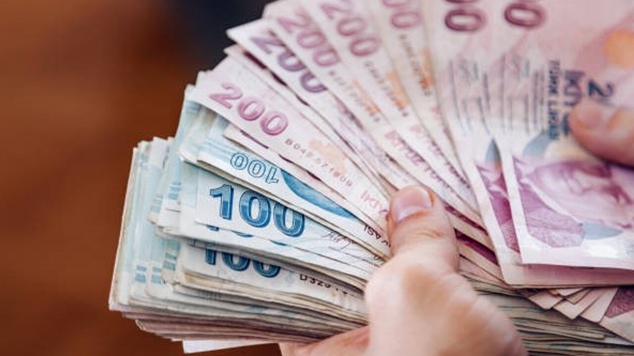 Asgari ücrette zam hesabı değişti: 2024 maaşı 17 bin TL olabilir Asgari ücrette zam hesabı değişti: 2024 maaşı 17 bin TL olabilir