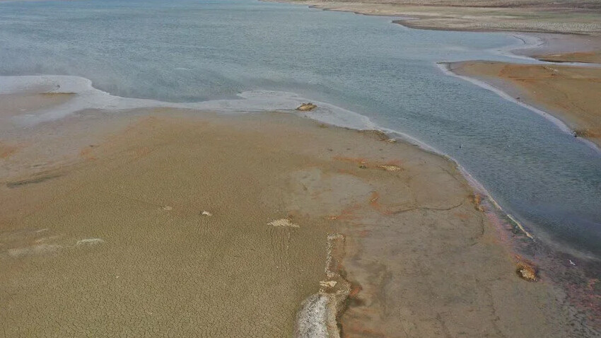 Balıkesir'in içme suyu barajında alarm! İp gibi akan su, kuraklık gerçeğini gözler önüne serdi