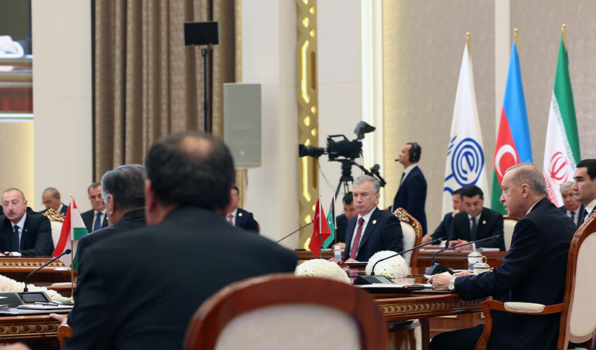 Cumhurbaşkanı Erdoğan, Ekonomik İşbirliği Teşkilatı Liderler Zirvesinde konuştu Cumhurbaşkanı Erdoğan, Ekonomik İşbirliği Teşkilatı Liderler Zirvesinde konuştu