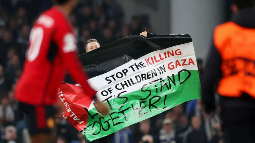 Kopenhag - Manchester United maçında Filistin'e destek pankartı: Gazze'de çocukların öldürülmesini durdurun Kopenhag - Manchester United maçında Filistin'e destek pankartı: Gazze'de çocukların öldürülmesini durdurun