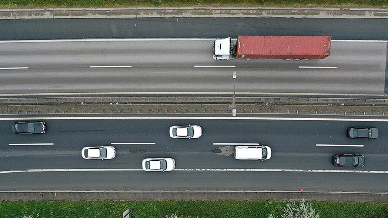 Trafikte can kaybını azaltacak yeni adımlar: Hız sınırı yeniden tespit edilecek Trafikte can kaybını azaltacak yeni adımlar: Hız sınırı yeniden tespit edilecek
