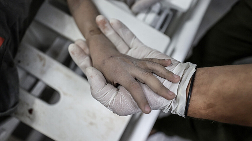 İsrail'in hedefinde hastaneler var! Gece boyunca Gazze'ye bomba yağdı İsrail'in hedefinde hastaneler var! Gece boyunca Gazze'ye bomba yağdı