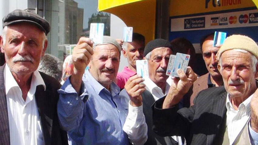 Emekliye 5 bin TL ikramiye hesaplara geçiyor: Tahsis numarasına göre SSK, Bağ-Kur emeklisi ödeme takvimi Emekliye 5 bin TL ikramiye hesaplara geçiyor: Tahsis numarasına göre SSK, Bağ-Kur emeklisi ödeme takvimi