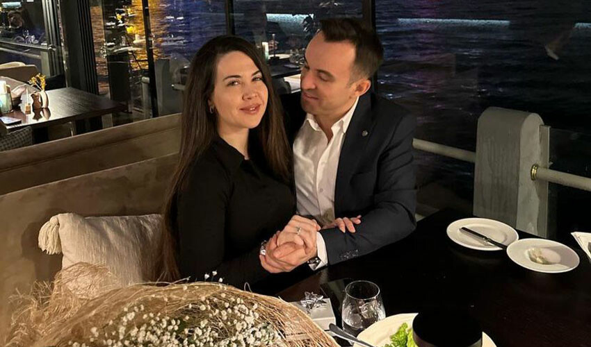 Özlem ve Tayyar Öz çiftinin yıllar içindeki şaşırtan değişimi! Takipçilerinin bile ağzı açık kaldı Özlem ve Tayyar Öz çiftinin yıllar içindeki şaşırtan değişimi! Takipçilerinin bile ağzı açık kaldı
