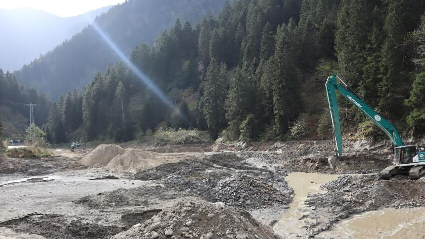Karadeniz'in incisi Uzungöl’ü bekleyen sinsi tehlike: Derinliği 4 metreye düştü, çamur göl olacak  Karadeniz'in incisi Uzungöl’ü bekleyen sinsi tehlike: Derinliği 4 metreye düştü, çamur göl olacak