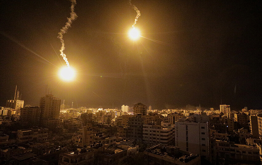 Uçaklar, Şifa Hastanesi'nin çevresini hedef aldı: İsrail yine fosfor bombası attı Uçaklar, Şifa Hastanesi'nin çevresini hedef aldı: İsrail yine fosfor bombası attı
