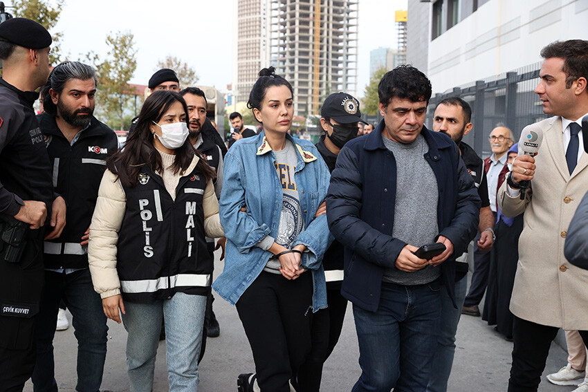 Dilan Polat, Engin Polat davasında yeni gelişme! Başsavcılık, çiftin şirketlerine kayyum atadı Dilan Polat, Engin Polat davasında yeni gelişme! Başsavcılık, çiftin şirketlerine kayyum atadı