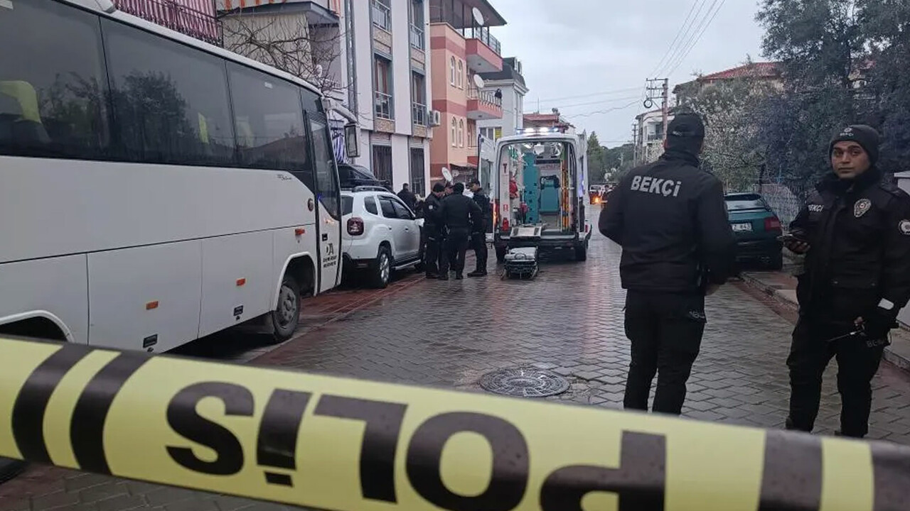 Dehşete düşüren olay: Eşine kurşun yağdırdı, kendini başından vurdu!