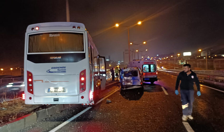 Manisa'da zincirleme kaza! 10 kişi yaralandı Manisa'da zincirleme kaza! 10 kişi yaralandı