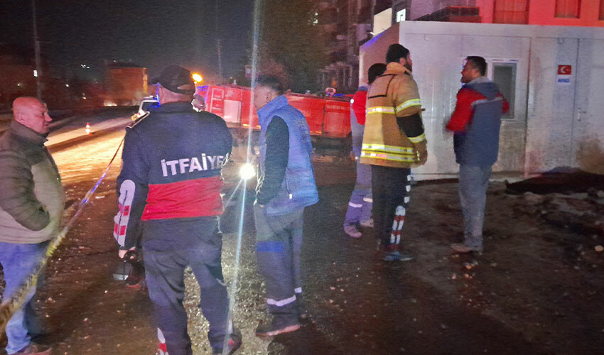 Adıyaman'daki NATO Boru Hattı'nda patlama Adıyaman'daki NATO Boru Hattı'nda patlama