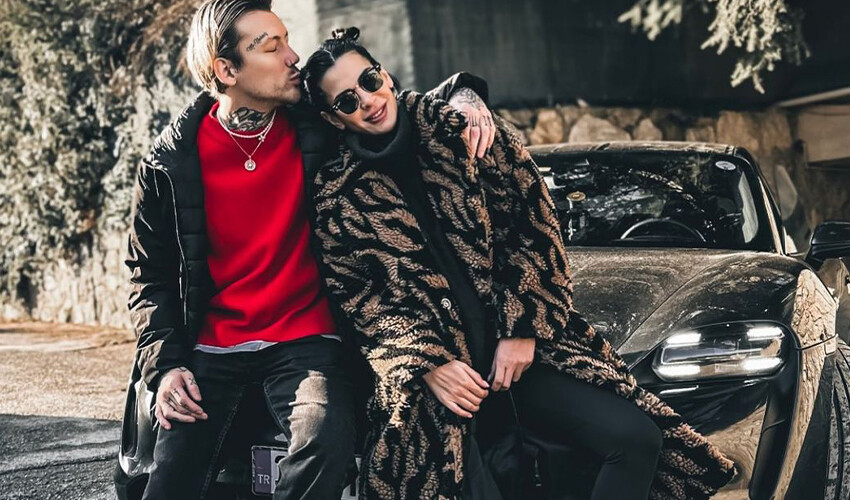 Kimler yok ki… 2019 yılında çekilen ‘fenomenler masası’ fotoğrafı gündem oldu Kimler yok ki… 2019 yılında çekilen ‘fenomenler masası’ fotoğrafı gündem oldu