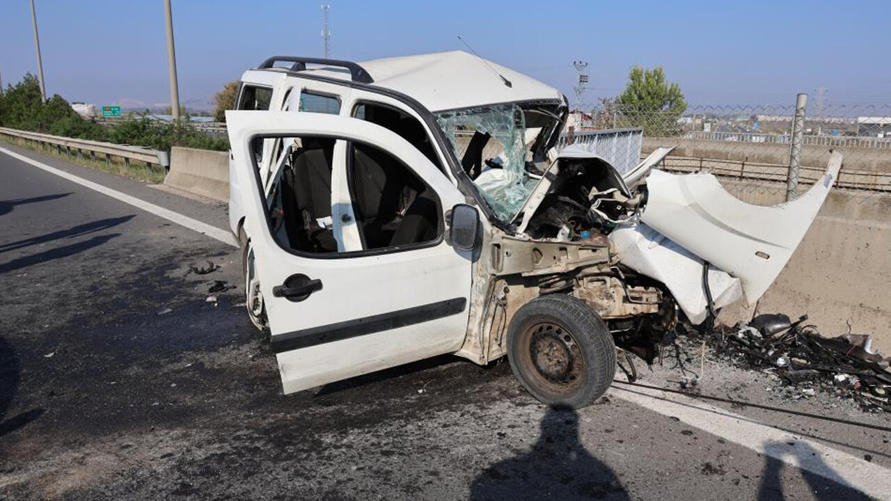 Ters yönden gitti, polisin &#039;dur&#039; ihtarına uymayan araç faciaya neden oldu! 3 ölü