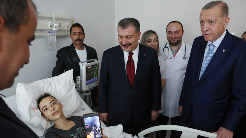 Cumhurbaşkanı Erdoğan'dan Ankara'da Gazzeli hastalara ziyaret Cumhurbaşkanı Erdoğan'dan Ankara'da Gazzeli hastalara ziyaret