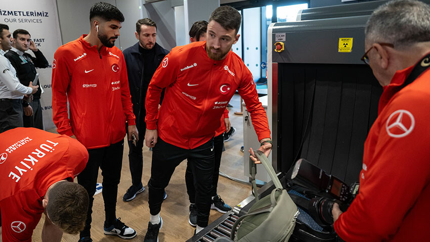 Almanya - Türkiye maçına Polonyalı hakem! Ay-yıldızlılar Berlin'e gitti Almanya - Türkiye maçına Polonyalı hakem! Ay-yıldızlılar Berlin'e gitti