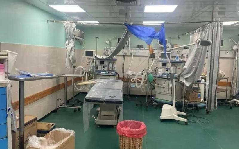 Tanklar gitti, buldozerler geldi! İsrail Şifa Hastanesi’nin bahçesini kazıyor Tanklar gitti, buldozerler geldi! İsrail Şifa Hastanesi’nin bahçesini kazıyor