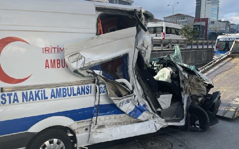 Avcılar’da zincirleme kaza: Beylikdüzü istikameti kilit! Avcılar’da zincirleme kaza: Beylikdüzü istikameti kilit!