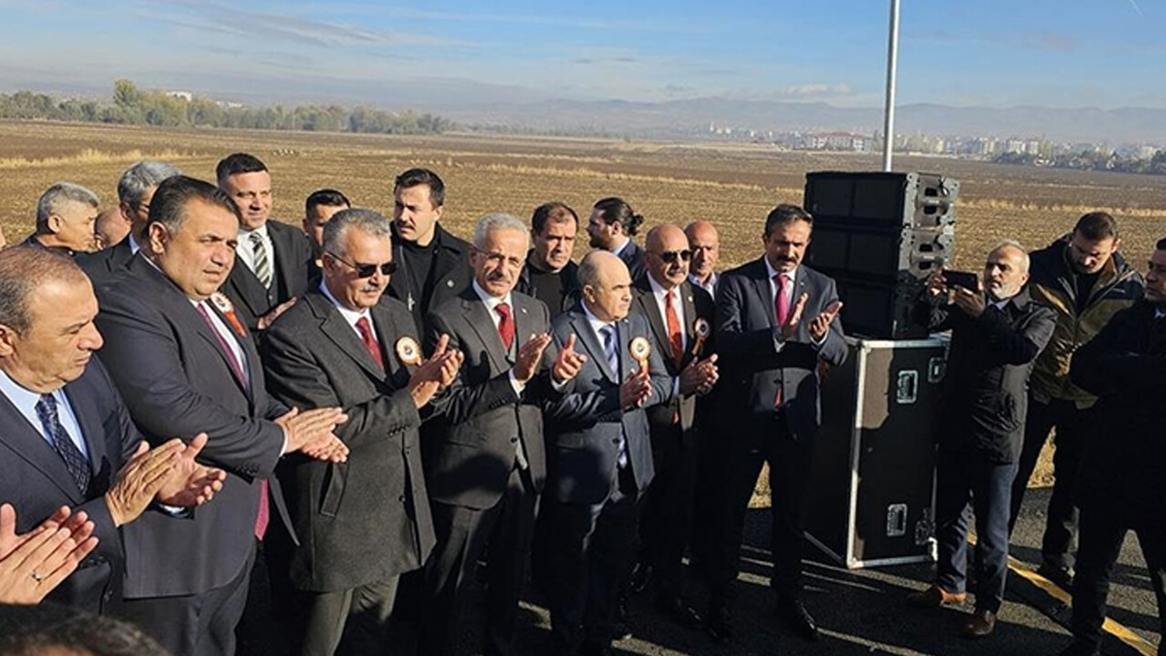 Bakan Abdulkadir Uraloğlu duyurdu: Seyahat süresi 4 saatten 1,5 saate düşecek