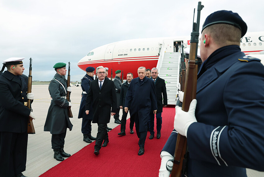 Erdoğan’dan Alman Başbakan'a canlı yayında İsrail tepkisi: Borcu olanlar rahat konuşamıyor! Erdoğan’dan Alman Başbakan'a canlı yayında İsrail tepkisi: Borcu olanlar rahat konuşamıyor!