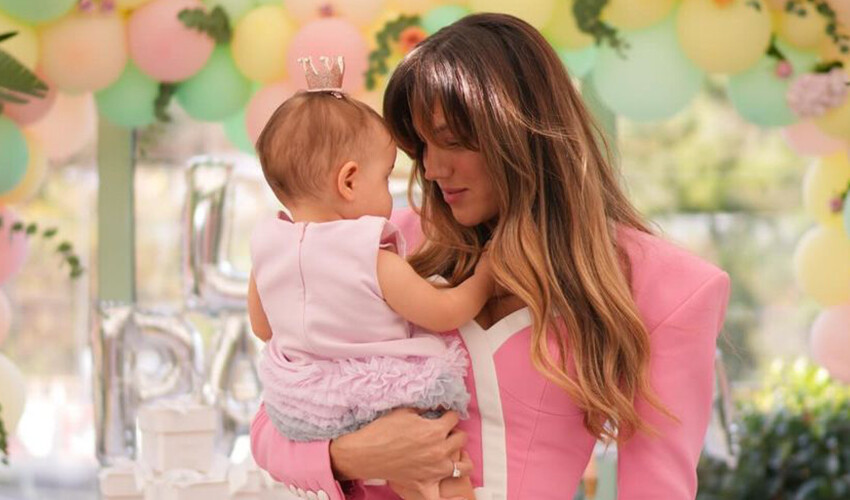 Arda Türkmen’in eşi Melodi Elbirliler kızına yapılan yoruma dayanamadı! Tokat gibi cevap…