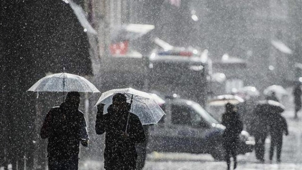 Meteoroloji&#039;den 10 ile kuvvetli yağış uyarısı: Marmara&#039;da fırtınaya dikkat!