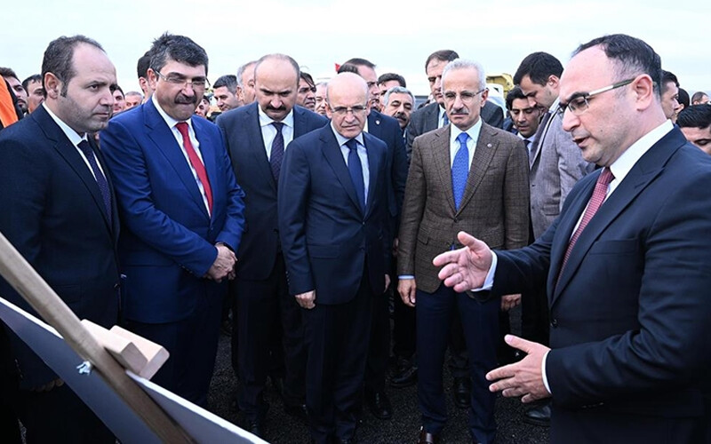 Bakan Uraloğlu'ndan Gaziantep’e yüksek hızlı tren müjdesi: Tarih belli oldu Bakan Uraloğlu'ndan Gaziantep’e yüksek hızlı tren müjdesi: Tarih belli oldu