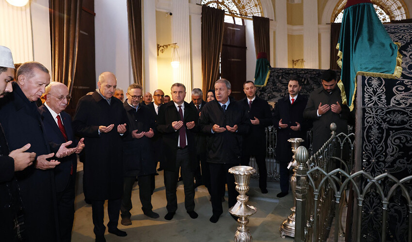 Cumhurbaşkanı Erdoğan, Sultan II. Abdülhamid Han'ın türbesini ziyaret etti Cumhurbaşkanı Erdoğan, Sultan II. Abdülhamid Han'ın türbesini ziyaret etti