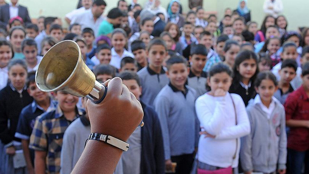 Ara tatil sonrası ilk ders heyecanı başladı: Milyonlarca öğrenci pazartesi günü