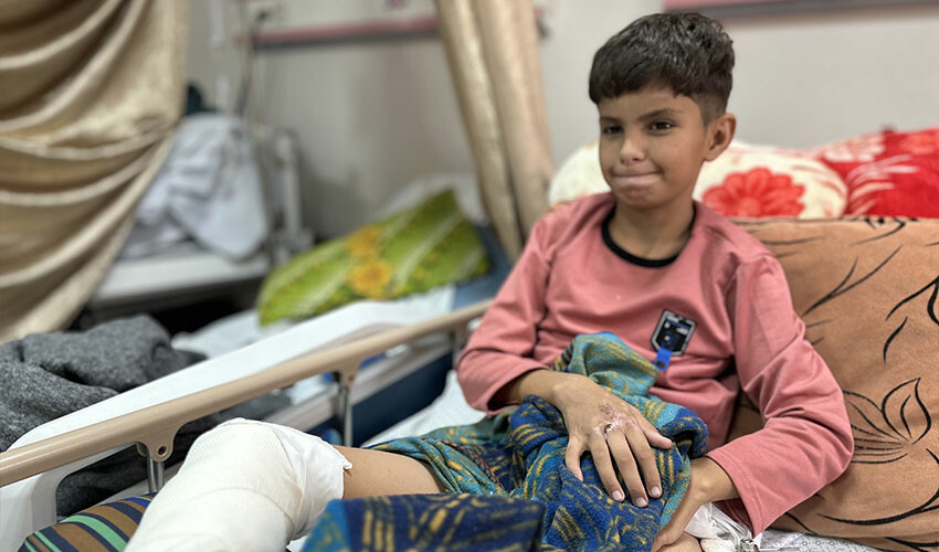 Filistinli çocuk İsrail'in saldırısında bacağını kaybetti: Futbolcu olma hayalinden vazgeçmedi Filistinli çocuk İsrail'in saldırısında bacağını kaybetti: Futbolcu olma hayalinden vazgeçmedi