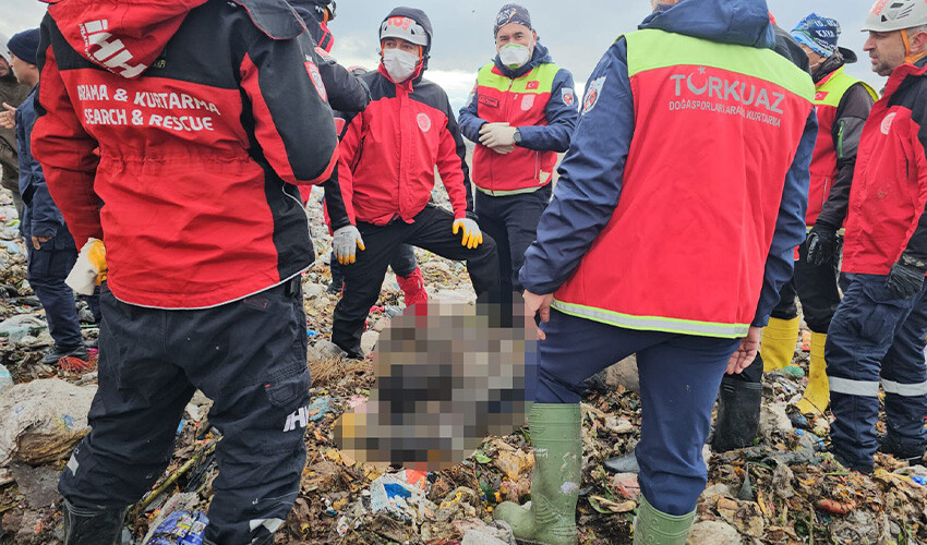 Çöp toplama alanında korkunç olay! Cenazesi tonlarca çöpün altında bulundu çöpün altında kalarak can verdi