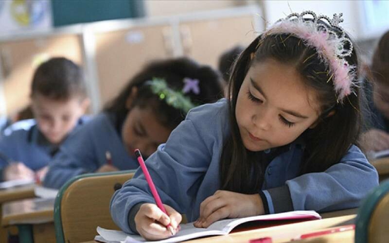 Ara tatil bitti! Milyonlarca öğrenci yarın dersbaşı yapacak Ara tatil bitti! Milyonlarca öğrenci yarın dersbaşı yapacak