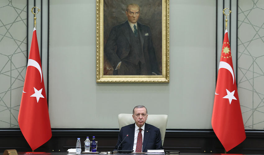 Cumhurbaşkanlığı kabinesi 3 ana gündem ile toplandı Cumhurbaşkanlığı kabinesi 3 ana gündem ile toplandı