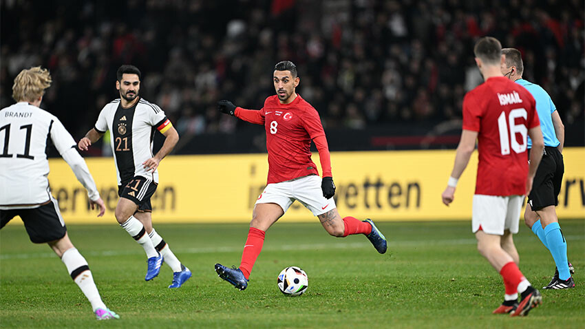 Galler - Türkiye muhtemel 11'ler | A Milli Takım liderlik maçına çıkıyor İrfan Can Kahveci