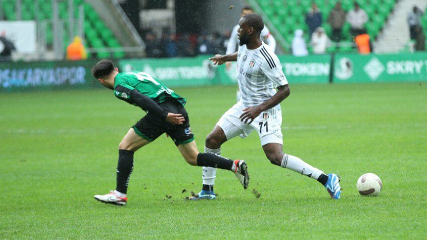 Beşiktaş'ta 2 ayrılık! Rıza Çalımbay o isimlerin biletini kesti Jean Onana