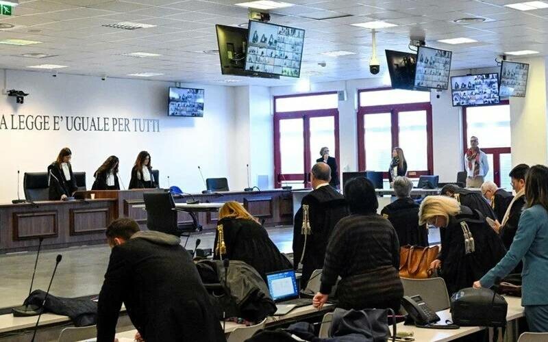 İtalya'da tarihi duruşma! Yüzlerce mafya üyesi hakim karşısında İtalya'da tarihi duruşma! Yüzlerce mafya üyesi hakim karşısında