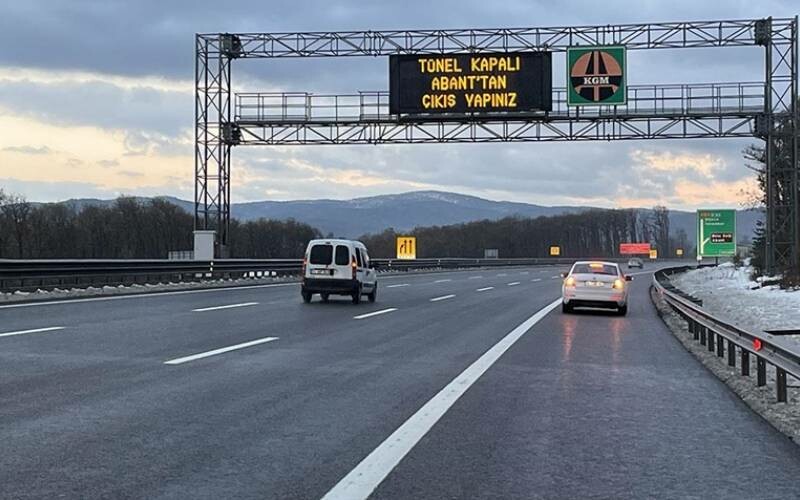 Yola çıkacaklar dikkat! Bolu Dağı geçişinin İstanbul yönü ulaşıma kapatıldı Yola çıkacaklar dikkat! Bolu Dağı geçişinin İstanbul yönü ulaşıma kapatıldı