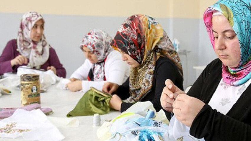 Ev hanımlarına emeklilik hakkı Meclis'e geliyor! 3'te 1'ini devlet ödeyecek, işte adım adım emekli olma fırsatı