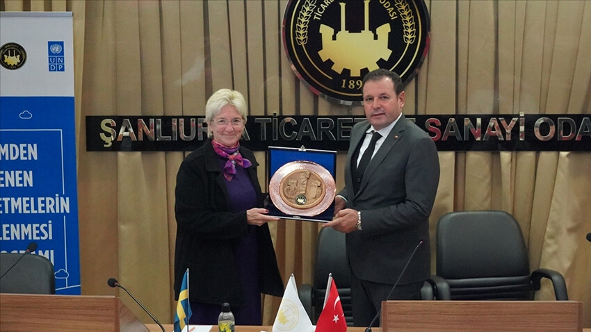 Şanlıurfa'da depremden etkilenen 180 küçük işletmeye 10 milyon lira hibe Şanlıurfa'da depremden etkilenen 180 küçük işletmeye 10 milyon lira hibe