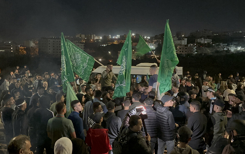 İsrail'in 'insani ara'sı kısa sürdü! Bıraktıkları rehinelerin evlerini bastılar