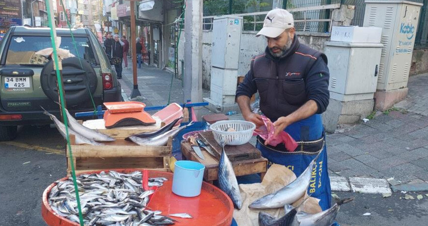 Balıkçılar isyanda: '50 liraya sigara içiyorlar, balık yemiyorlar' Balıkçılar isyanda: '50 liraya sigara içiyorlar, balık yemiyorlar'