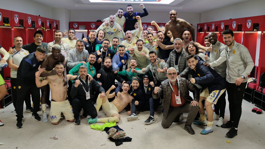 Arda Turan'ın '1 lirası kalmamış' dediği Emre Belözoğlu Gaziantep FK - Ankaragücü maçının ardından konuştu Arda Turan'ın '1 lirası kalmamış' dediği Emre Belözoğlu Gaziantep FK - Ankaragücü maçının ardından konuştu