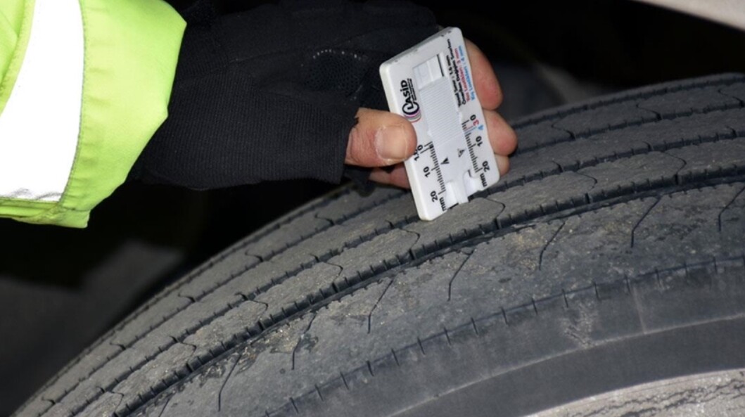 Kış lastiği zorunluluğu bu gece mi başlıyor? İŞTE CEZASI! Kış lastiği takma zorunluluğu ne zaman başlıyor, hangi araçlarda zorunlu? Kış lastiği zorunluluğu bu gece mi başlıyor? İŞTE CEZASI! Kış lastiği takma zorunluluğu ne zaman başlıyor, hangi araçlarda zorunlu?