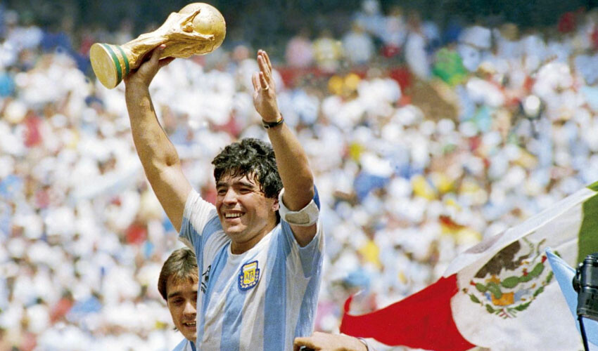Dünya futbolu Maradona'yı unutamadı! Vefatının üçüncü senesinde şaşırtan bilgiler Dünya futbolu Maradona'yı unutamadı! Vefatının üçüncü senesinde şaşırtan bilgiler