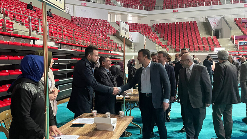 AK Partili Hamza Dağ: CHP belediyeleri ağustos böceği gibi! AK Partili Hamza Dağ: CHP belediyeleri ağustos böceği gibi!