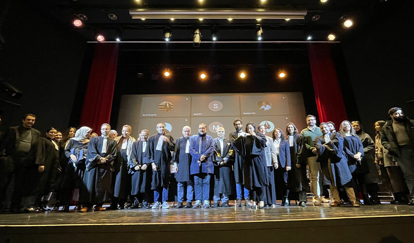 Fransız avukattan Türk basını vurgusu: İsrail'in beyaz fosfor kullandığını kanıtlamada büyük rolü var Fransız avukattan Türk basını vurgusu: İsrail'in beyaz fosfor kullandığını kanıtlamada büyük rolü var
