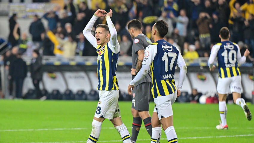 İsmail Kartal: Milli takımlara en fazla oyuncu veren takım Fenerbahçe, en fazla bize yük biniyor İsmail Kartal: Milli takımlara en fazla oyuncu veren takım Fenerbahçe, en fazla bize yük biniyor