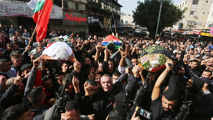 İsrail ile Hamas arasındaki üçüncü esir takası tamamlandı: 13 İsrailliye karşı 39 Filistinli serbest bırakıldı İsrail ile Hamas arasındaki üçüncü esir takası tamamlandı: 13 İsrailliye karşı 39 Filistinli serbest bırakıldı