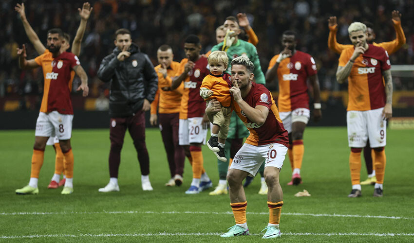 Süper Lig'den Premier Lig'e! Rıdvan Dilmen, İngiltere'de oynayacak iki oyuncuyu açıkladı