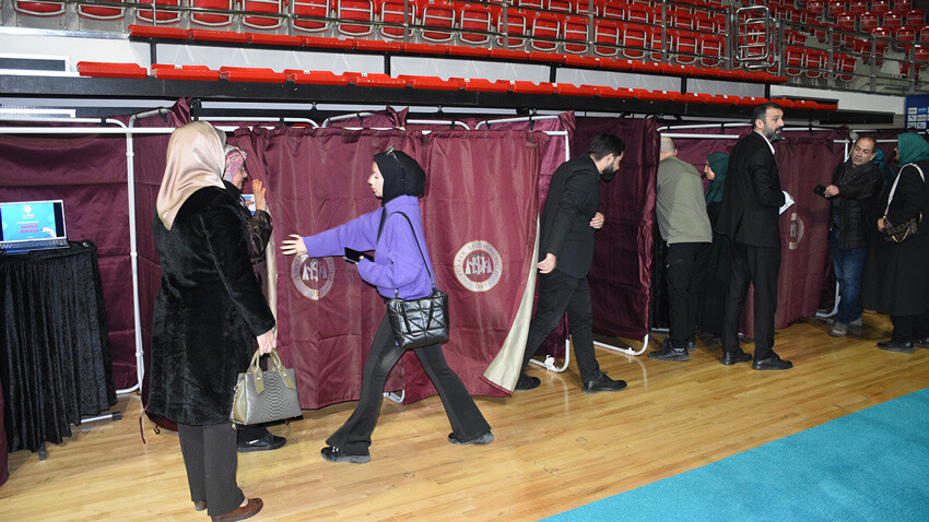 AK Parti’de kritik gün: 81 ilde temayül! İBB için 6 aday... AK Parti’de kritik gün: 81 ilde temayül! İBB için 6 aday...