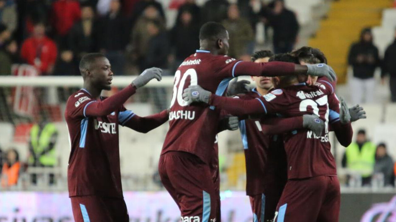 Trabzonspor&#039;dan tarihi geri dönüş! Bol gollü maçta kazanan çıkmadı