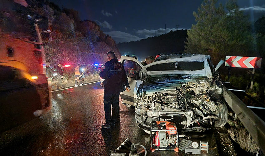 Azeri gelinden 'helal olsun' dedirten insanlık örneği! 3 yaralının hayatını kurtardı